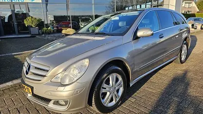 Grijs (metallic) Gebruikt 2006 Mercedes R500 MPV | € 6.900 (Eerlijke prijs)