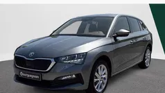 Grijs, metallic lak Gebruikt 2023 Skoda Scala Clever Hatchback | € 20.900 (Goede deal)