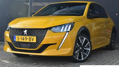 Gebruikt 2023 Peugeot 208 GT Hatchback | € 18.395 (Eerlijke prijs)