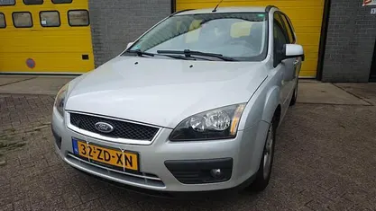 Occasion Ford Focus Ambiente 125 PK (91 kW) 2008 Grijs (metallic) Stationwagen