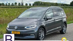 Grijs Gebruikt 2020 VW Touran Highline MPV | € 30.245 (Eerlijke prijs)