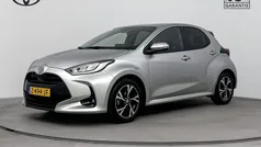 Grijs metallic Gebruikt 2024 Toyota Yaris Edition Hatchback | € 23.950 (Eerlijke prijs)