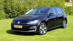 Zwart, metallic lak Gebruikt 2019 VW e-Golf Hatchback | € 13.750 (Eerlijke prijs)