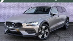 Grijs Gebruikt 2021 Volvo V60 CC Pro Stationwagen | € 41.394 (Eerlijke prijs)