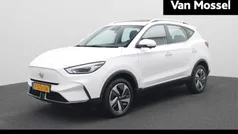 Wit Gebruikt 2023 MG ZS Luxury Sedan | € 21.444 (Eerlijke prijs)