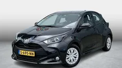 Zwart Gebruikt 2023 Toyota Yaris Active Hatchback | € 21.499 (Eerlijke prijs)