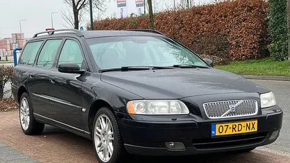 Zwart Gebruikt 2005 Volvo V70 Momentum Stationwagen | € 4.250 (Goede deal)