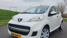Wit Gebruikt 2011 Peugeot 107 Hatchback | € 3.750 (Eerlijke prijs)