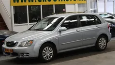 Blauw Gebruikt 2004 Kia Cerato LX Hatchback | € 1.244 (Eerlijke prijs)