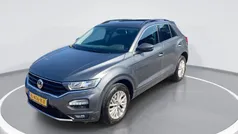 Grijs Gebruikt 2020 VW T-Roc Business SUV | € 20.440 (Eerlijke prijs)