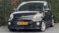 Zwart Gebruikt 2008 Daihatsu Sirion Hatchback | € 2.250 (Eerlijke prijs)