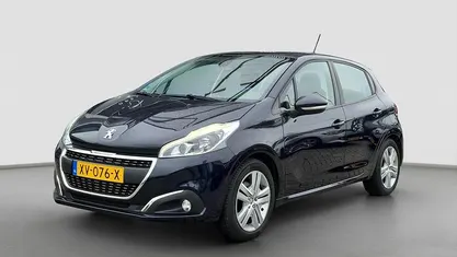 Occasion 2019 Peugeot 208 Signature Sky Hatchback | € 9.895 (Goede deal)