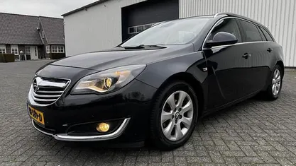 Zwart Gebruikt 2014 Opel Insignia Cosmo Stationwagen | € 5.950 (Goede deal)