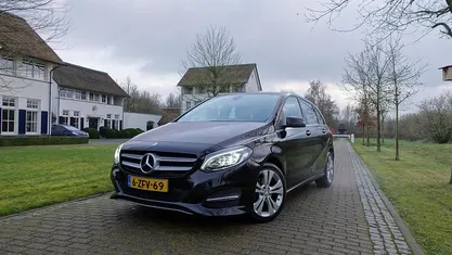 Occasion Mercedes B200 Prestige 157 PK (115 kW) 2015 Zwart MPV