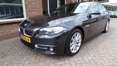 Grijs, metallic lak Gebruikt 2016 BMW 520 Luxury Line Sedan | € 17.950 (Eerlijke prijs)