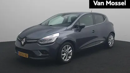 Grijs Gebruikt 2019 Renault Clio IV Intens Hatchback | € 12.440 (Eerlijke prijs)