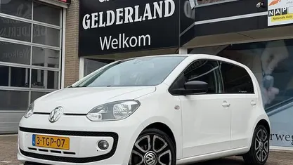 Occasion 2014 VW up! high up! Hatchback | € 5.900 (Eerlijke prijs)