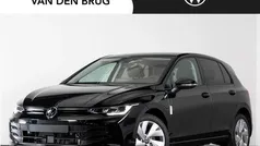 Zwart Gebruikt 2025 VW Golf VIII Edition Hatchback | € 36.890 (Eerlijke prijs)