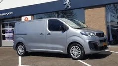 Bestelbus Gebruikt 2023 Peugeot Expert Premium Van | € 24.880 (Goede deal)
