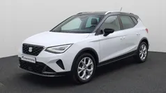 Wit, metallic lak Gebruikt 2023 Seat Arona FR SUV | € 24.440 (Eerlijke prijs)