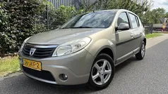 Grijs Gebruikt 2009 Dacia Sandero Lauréate Hatchback | € 1.950 (Goede deal)