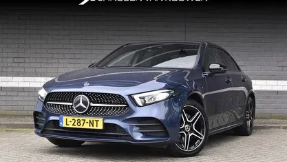 Blauw Gebruikt 2021 Mercedes A250 Business Sedan | € 27.885 (Eerlijke prijs)