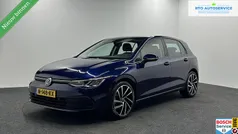Blauw Gebruikt 2021 VW Golf VIII Life Hatchback | € 20.750 (Goede deal)