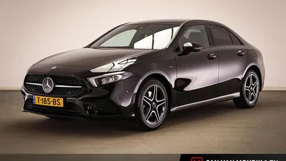 Occasion Mercedes A250 Premium Plus 2021 Zwart Hatchback