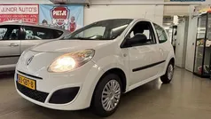 Wit Gebruikt 2008 Renault Twingo Authentique Hatchback | € 1.750 (Eerlijke prijs)