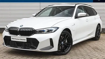 Occasion 2024 BMW 330e Executive Stationwagen | € 47.950 (Eerlijke prijs)