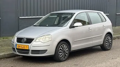 Grijs Gebruikt 2008 VW Polo Comfortline Hatchback | € 2.250 (Eerlijke prijs)