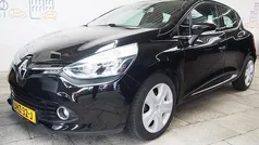 Zwart Occasion 2015 Renault Clio IV Expression Hatchback | € 7.745 (Eerlijke prijs)