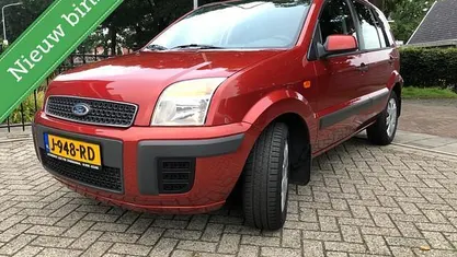 Rood Occasion 2009 Ford Fusion MPV | € 2.900 (Eerlijke prijs)