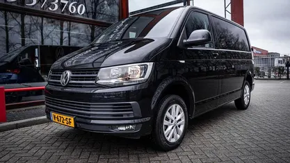 Zwart Gebruikt 2018 VW T6 Highline Van | € 14.950 (Goede deal)