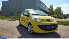 Geel Gebruikt 2006 Peugeot 107 Hatchback | € 1.940 (Eerlijke prijs)
