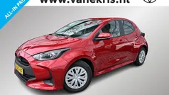 Rood Gebruikt 2022 Toyota Yaris Active Hatchback | € 17.999 (Eerlijke prijs)