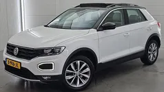 Wit, metallic lak Gebruikt 2019 VW T-Roc Business SUV | € 21.944 (Eerlijke prijs)