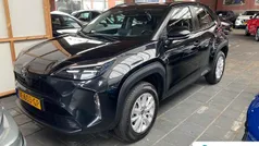 Zwart Gebruikt 2023 Toyota Yaris Cross Active SUV | € 25.895 (Eerlijke prijs)