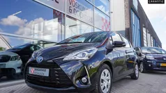 Zwart Gebruikt 2020 Toyota Yaris Hybrid Hatchback | € 18.950 (Super prijs)