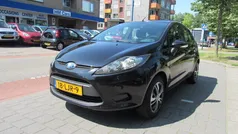 Zwart, metallic lak Gebruikt 2010 Ford Fiesta Hatchback | € 3.950 (Eerlijke prijs)