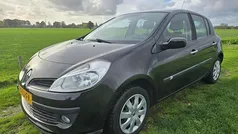 Zwart Gebruikt 2008 Renault Clio II Dynamique Hatchback | € 2.950 (Eerlijke prijs)