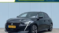 Zwart metallic Gebruikt 2022 Peugeot e-208 GT Hatchback | € 19.690 (Eerlijke prijs)