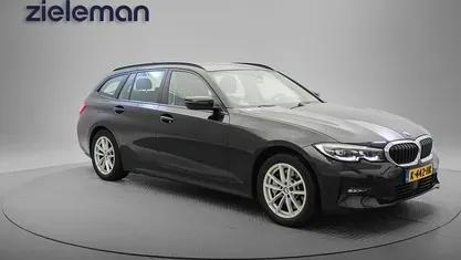 Occasion 2021 BMW 330e Comfort Edition Stationwagen | € 23.840 (Super prijs)