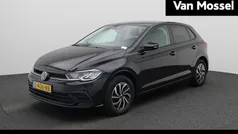 Zwart Gebruikt 2024 VW Polo Edition Hatchback | € 25.900 (Eerlijke prijs)