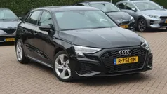 Zwart Gebruikt 2022 Audi A3 Sportback S-Line Hatchback | € 29.550 (Eerlijke prijs)