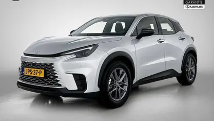 Grijs Gebruikt 2025 Lexus LBX Business Edition SUV | € 34.745 (Goede deal)