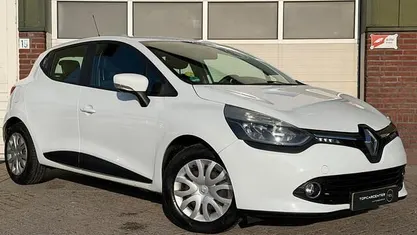 Occasion 2015 Renault Clio IV Expression Hatchback | € 5.699 (Eerlijke prijs)
