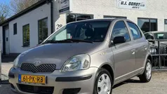 Grijs Gebruikt 2004 Toyota Yaris Hatchback | € 2.299 (Eerlijke prijs)
