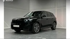 Zwart, metallic lak Gebruikt 2023 BMW iX1 Comfort Edition SUV | € 45.880 (Eerlijke prijs)