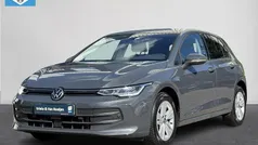 Grijs Gebruikt 2024 VW Golf VIII Life Hatchback | € 29.900 (Eerlijke prijs)